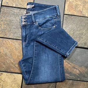 Torrid 12s Medium Wash Super Soft Jeggings